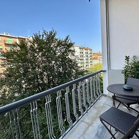 Lux Contemporary Flat - Porta Romana Milan Bagian luar foto